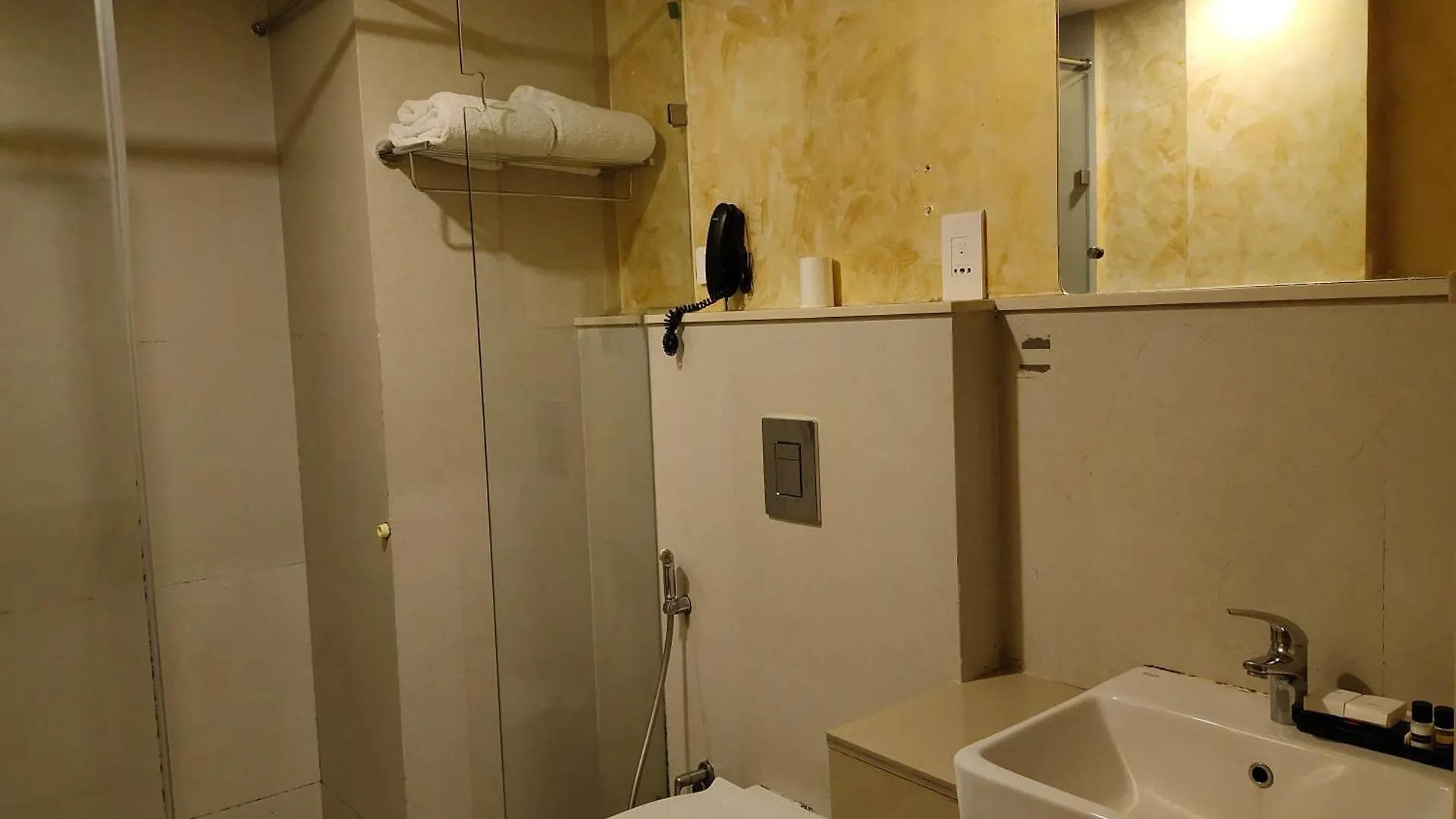 Hotel Indriya Wayanad Kalpatta 4*,